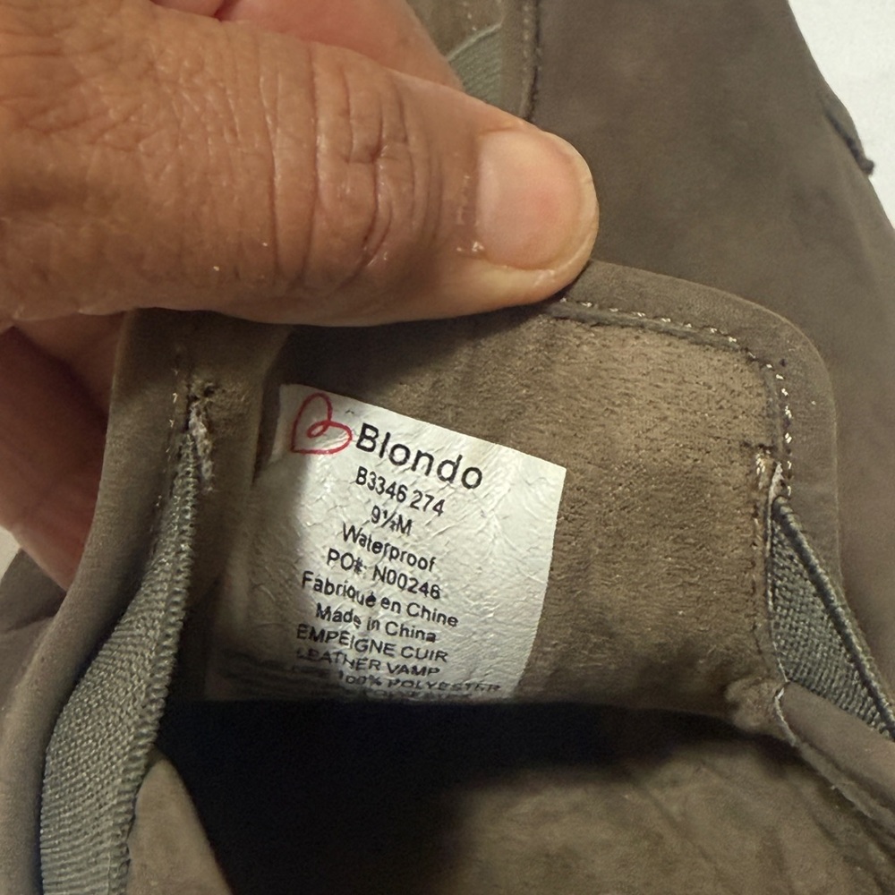 Blondo women's Slip-On Casual Sneakers in Dark Brown new conditions - Picture 9 of 10